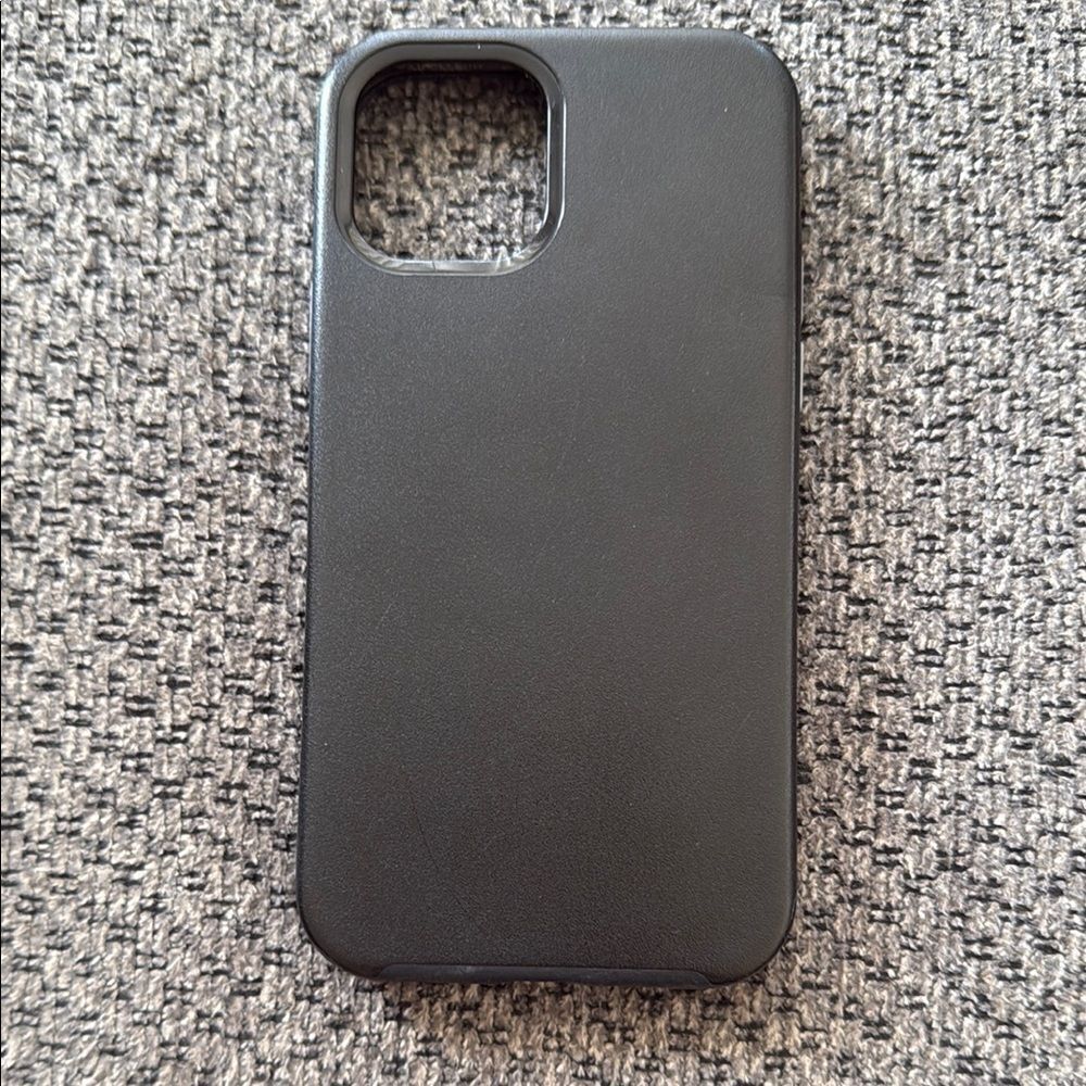 iPhone 12 otterbox case black